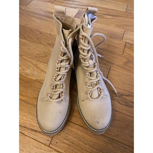 NWT Universal Thread women's Beige Canvas Lace-Up Ankle Boots With Side Zipper 9 - Picture 1 of 8